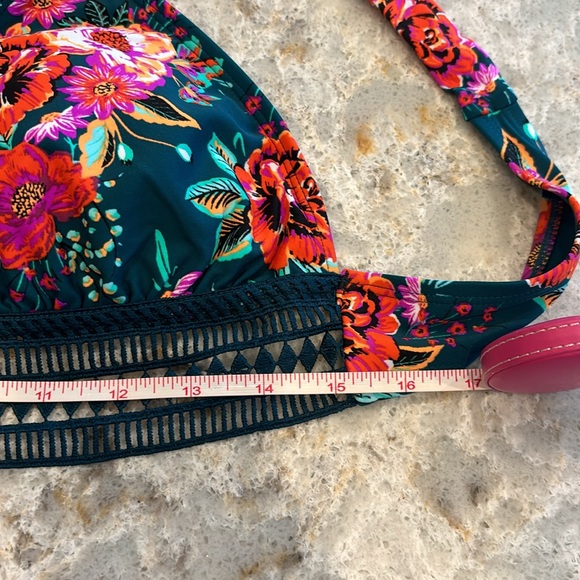 Xhilaration swim top/ XL floral and lace. From Target women - Picture 4 of 6